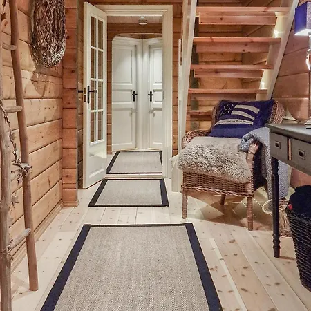 4 Bedroom Awesome In *