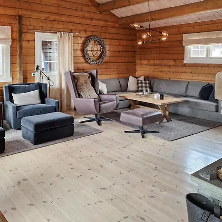 4 Bedroom Awesome In Prázdninový dům Bjorli