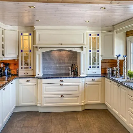 4 Bedroom Awesome In Bjorli