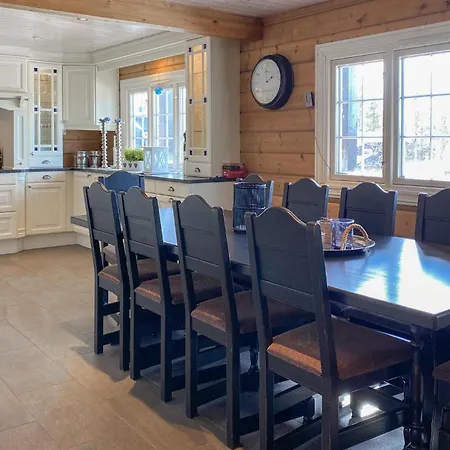 펜션 4 Bedroom Awesome In
